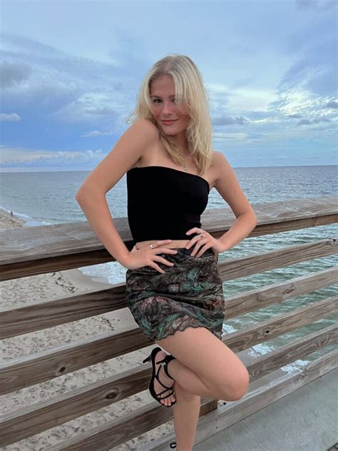 8 Hot Darci Lynne Farmer Bikini Pics